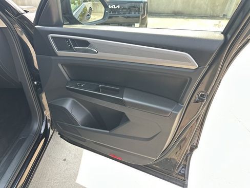 Used 2019 Volkswagen Atlas SE w/ Towing Package FWD image 17