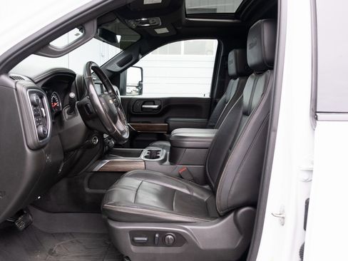 Used 2023 Chevrolet Silverado 3500 High Country image 11