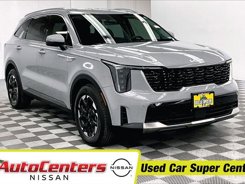 Used 2025 Kia Sorento S FWD image 1