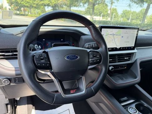 Used 2025 Ford Explorer ST AWD/4WD image 15