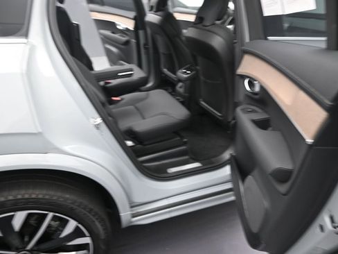 Used 2025 Volvo XC90 T8 Plus AWD/4WD image 13