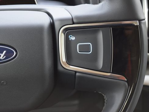 New 2025 Ford Expedition Platinum w/ Driver's Package image 10