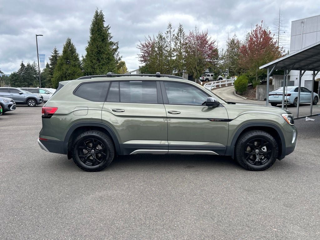 Certified 2024 Volkswagen Atlas Peak Edition SE AWD/4WD image 9