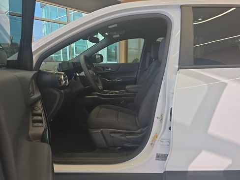 Used 2026 Chevrolet Equinox LT image 12