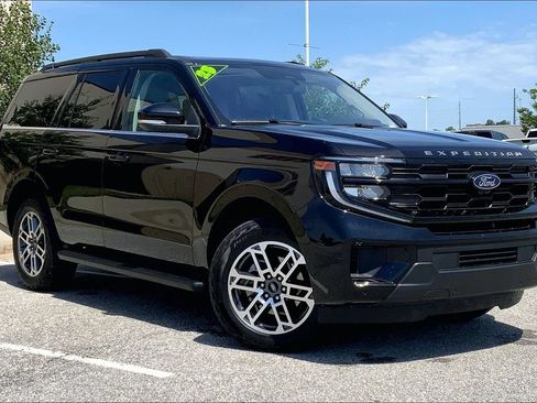 Used 2025 Ford Expedition Active AWD/4WD image 33