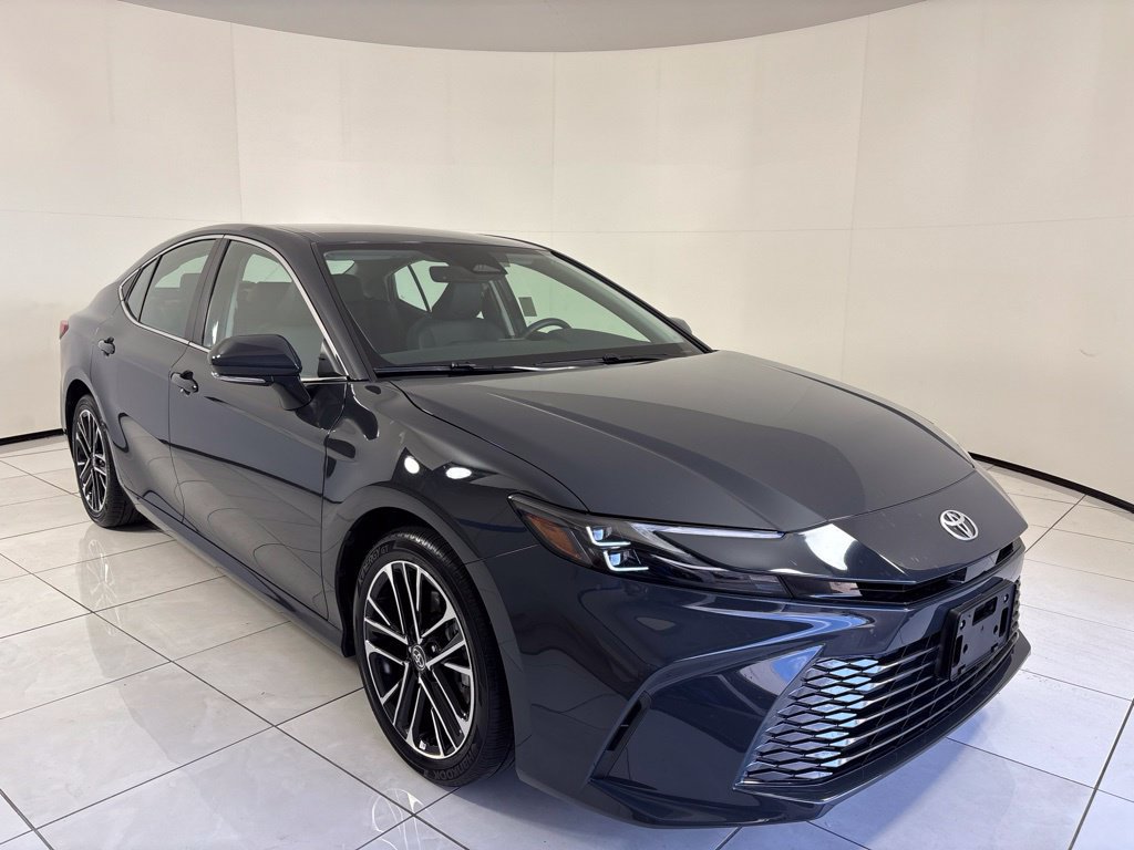 Used 2025 Toyota Camry XLE FWD image 7