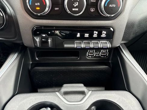 Used 2020 RAM 1500 Big Horn AWD/4WD image 35