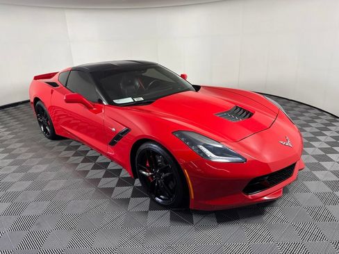Used 2019 Chevrolet Corvette Stingray Coupe RWD image 7