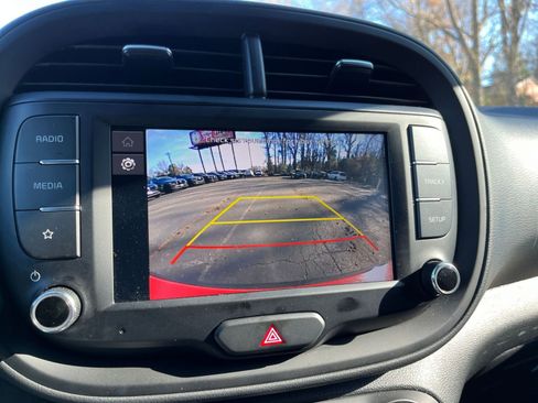 Used 2025 Kia Soul LX w/ LX Technology Package image 17