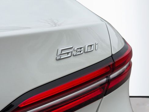 Certified 2025 BMW 530i image 12