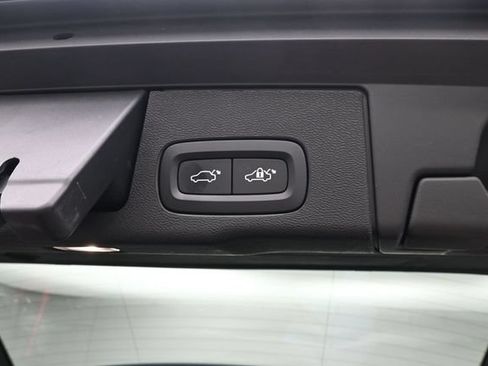Used 2023 Volvo XC60 B5 Ultimate w/ Climate Package AWD/4WD image 32
