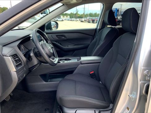 Used 2024 Nissan Rogue S FWD image 8
