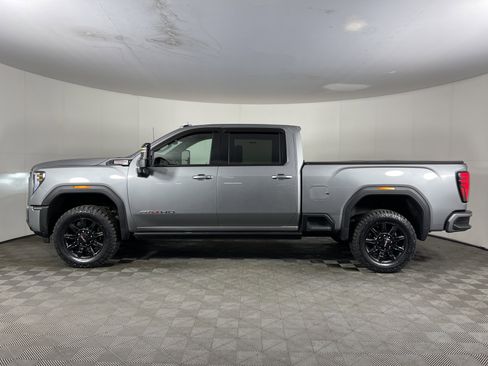 Used 2025 GMC Sierra 2500 AT4 w/ AT4 Premium Plus Package image 3
