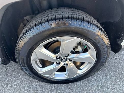 Used 2021 Toyota RAV4 XLE Premium AWD/4WD image 11