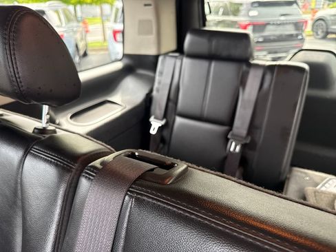 Used 2009 GMC Yukon SLT w/ Preferred Package AWD/4WD image 30