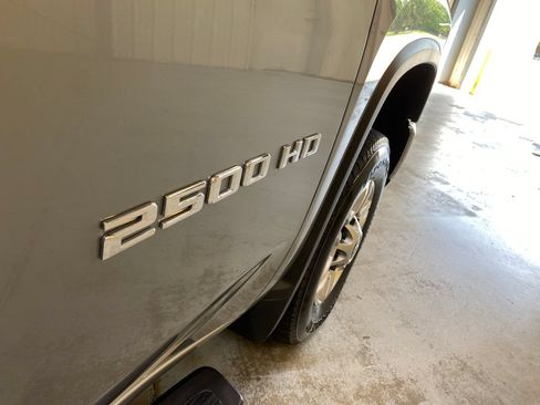 Used 2025 Chevrolet Silverado 2500 LT w/ Convenience Package AWD/4WD image 16