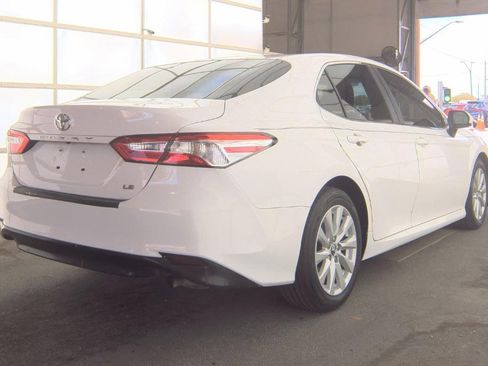 Used 2018 Toyota Camry LE FWD image 9