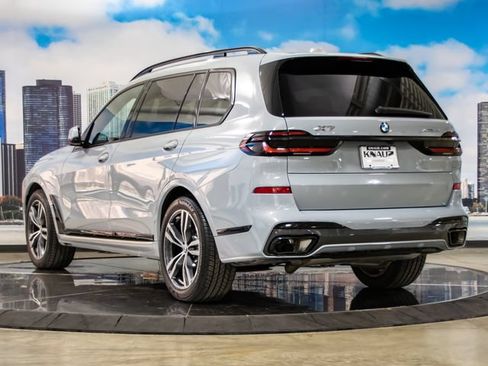Used 2024 BMW X7 xDrive40i w/ M Sport Package AWD/4WD image 9