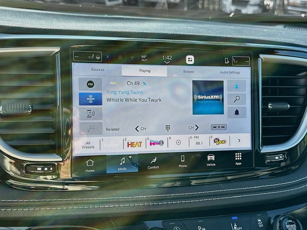 New 2027 Chrysler Pacifica Select FWD image 18