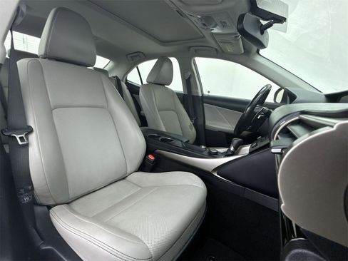 Used 2016 Lexus IS 200t image 13