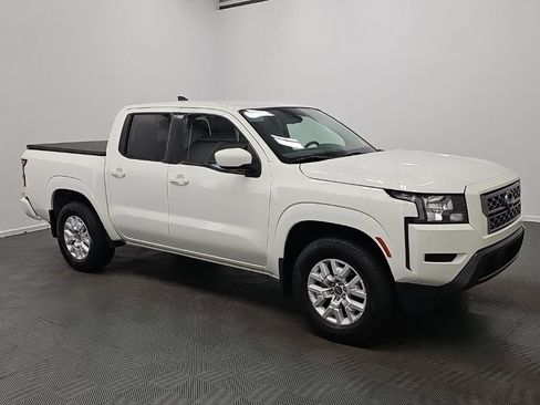Used 2022 Nissan Frontier SV RWD image 3
