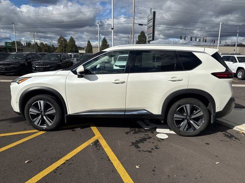 Used 2022 Nissan Rogue SL w/ SL Premium Package image 4