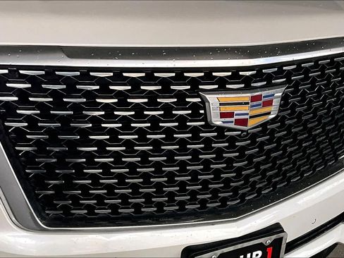 Used 2021 Cadillac Escalade ESV Premium Luxury w/ Driver Assist Tech Package image 29