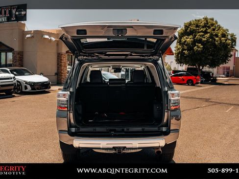 Used 2023 Toyota 4Runner TRD Off-Road Premium w/ Off Road Premium Plus Package AWD/4WD image 45