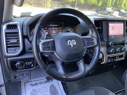 Used 2022 RAM 1500 Laramie AWD/4WD image 17
