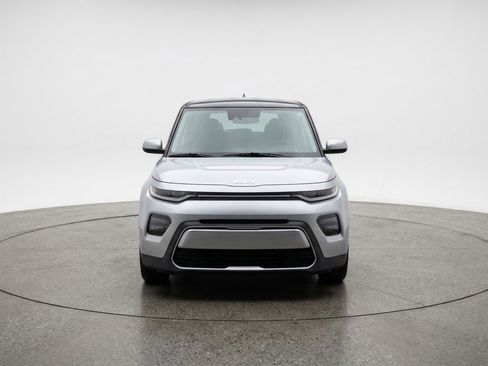 Used 2025 Kia Soul LX w/ LX Technology Package image 2
