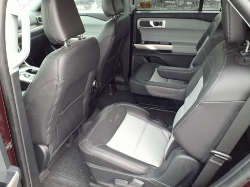 Certified 2022 Ford Explorer XLT w/ Equipment Group 202A AWD/4WD image 14