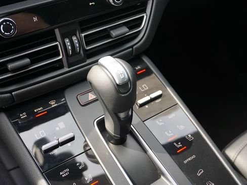 Used 2023 Porsche Macan S AWD/4WD image 40