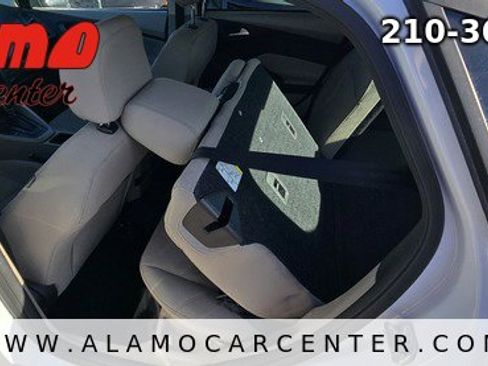 Used 2017 Ford Focus SE image 24