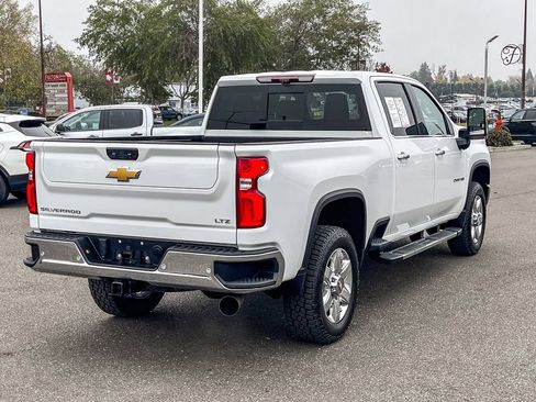 Used 2023 Chevrolet Silverado 2500 LTZ w/ LTZ Plus Package image 4