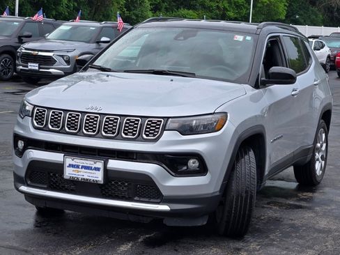 Used 2025 Jeep Compass Limited AWD/4WD image 5