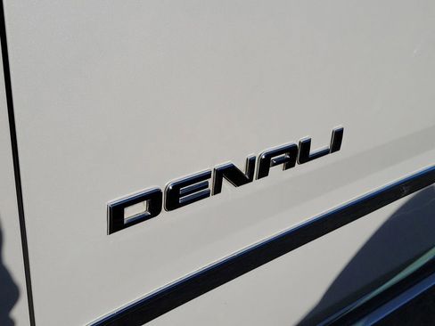 Used 2016 GMC Yukon XL Denali w/ Open Road Package image 9