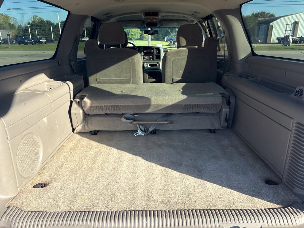 Used 2005 Chevrolet Suburban LS w/ Preferred Equipment Group AWD/4WD image 19