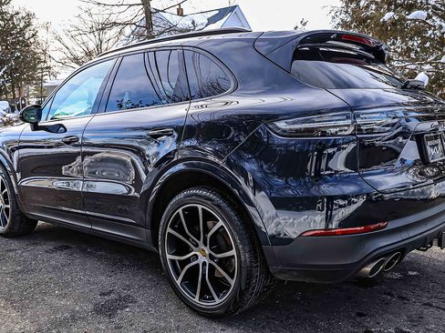 Used 2021 Porsche Cayenne S image 4