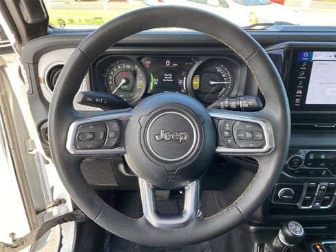 Used 2024 Jeep Wrangler Unlimited Sahara image 28