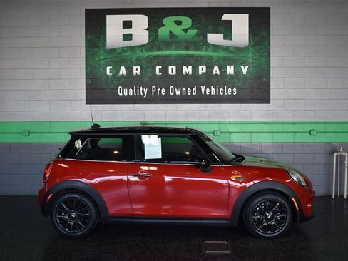 Used 2014 MINI Cooper 2-Door Hardtop image 5