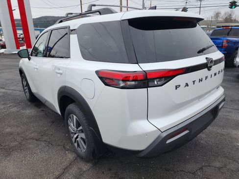 New 2026 Nissan Pathfinder SL image 6