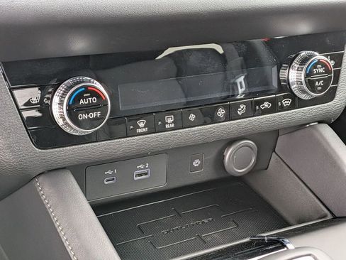 New 2025 Mitsubishi Outlander SE image 20