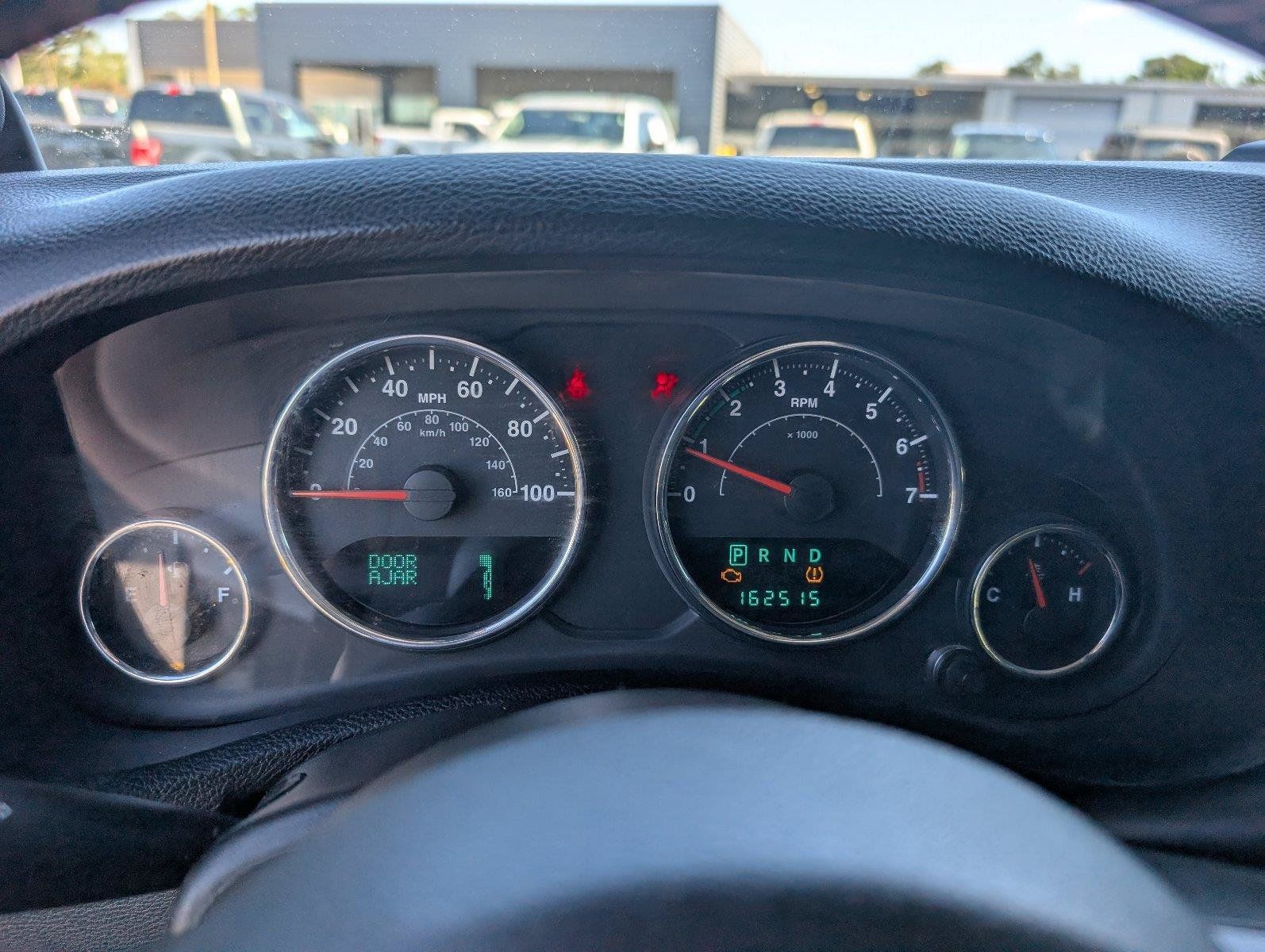Used 2012 Jeep Wrangler Unlimited Sahara AWD/4WD image 27