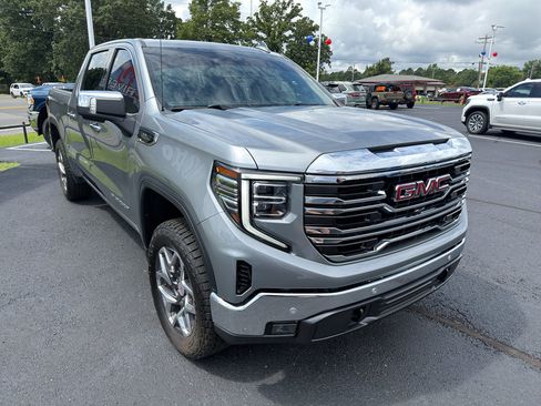 Used 2024 GMC Sierra 1500 SLT w/ SLT Premium Plus Package AWD/4WD image 3