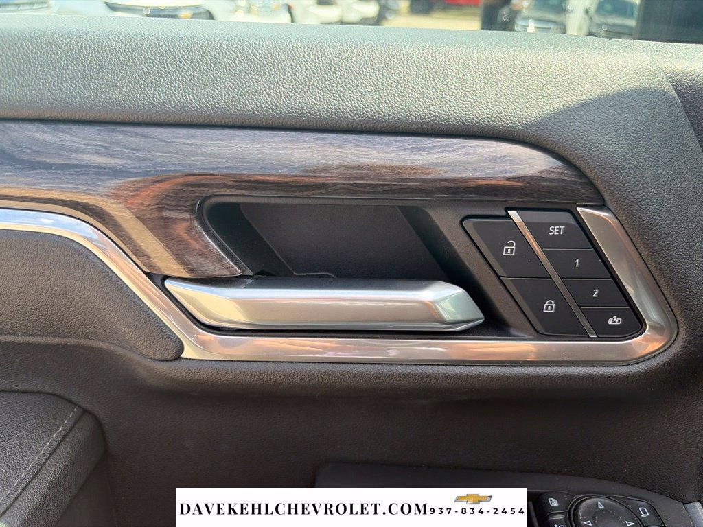 Used 2025 Chevrolet Silverado 2500 LTZ w/ LTZ Plus Package AWD/4WD image 11