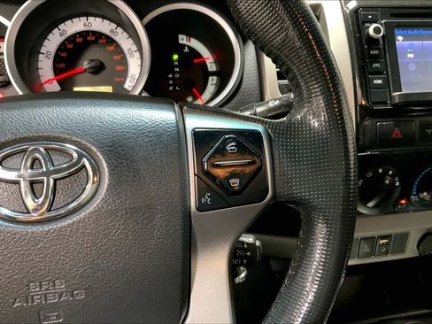 Used 2015 Toyota Tacoma 4x4 Double Cab w/ TRD Off-Road Package image 25