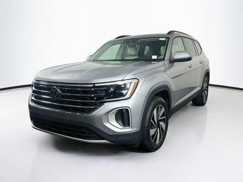 Used 2026 Volkswagen Atlas SE FWD image 3