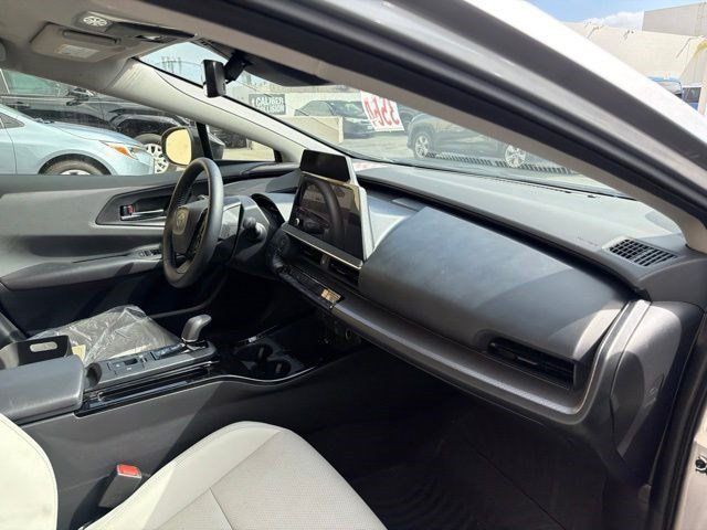 Certified 2024 Toyota Prius XLE FWD image 16