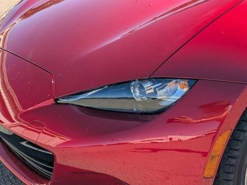 Used 2022 MAZDA MX-5 Miata RF Grand Touring image 8