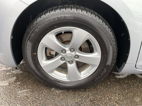 Used 2015 Toyota Sienna LE image 24